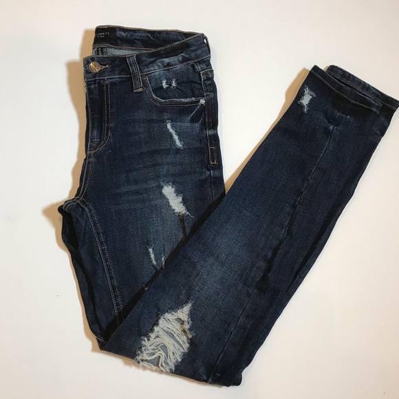 Distressed skinny jeans - Picture 7 of 8